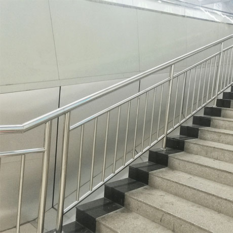 不銹鋼管在戶(hù)外護(hù)欄使用